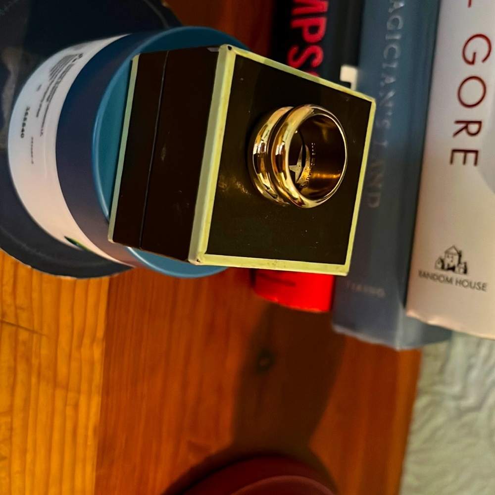Gold filled women’s ring fits fourth finger size 7